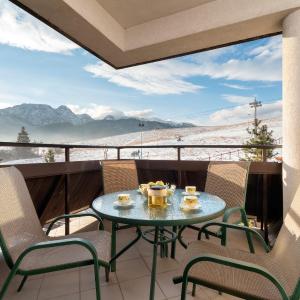 Polana Szymoszkowa Apartment with Mountain View by Noclegi Renters