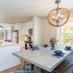 Stylish Convenience! Short Walk to Lifts, Gondola, Main St, Fall Line 210 condo