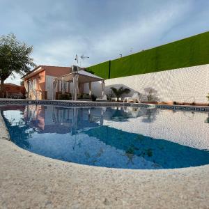 Villa TRIANA con piscina