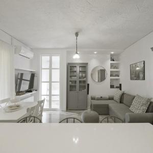 Belva Blue Glyfada Modern 2BR Walk to Ctr & Beach