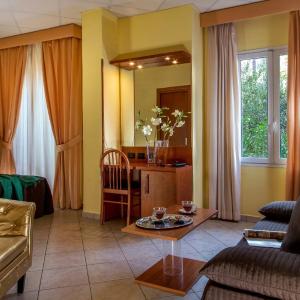 IN Roma Vale&Hillary colosseo b&b
