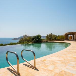 Elegant Seaside Villa, great views, infinity pool, Lia, Mykonos