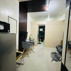 THEOS SUITE1 @TheGrassResidences