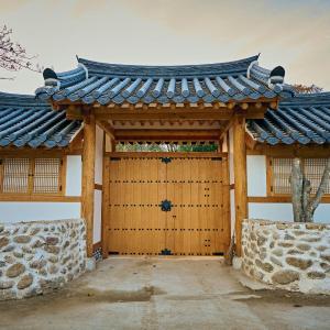 Hanok Stay - Jukrokjeongsa