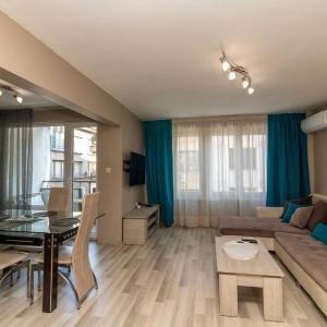 Niko's 2 Bedroom Central Apartment