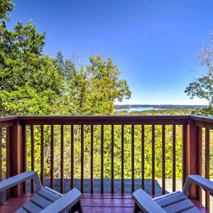 Sevierville Retreat: Private Hot Tub & Lake Views!