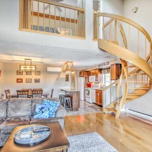Ski Condo w/ Pool, Close to Story Land & Attitash!