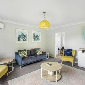 Cosy Haven Unit with Garage and Air-con