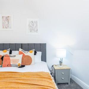 Beautiful newly refurbished apartment close to the promenade.