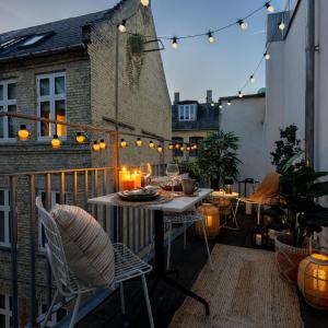 Sanders Leaves - Chic Three-Bedroom Apartment In Downtown Copenhagen