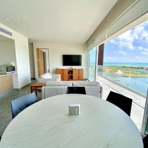 Rooftop pool- family apartment- ocean view -close