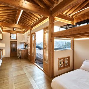 Luxury Hanok Stay Cloudscape