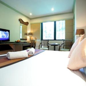 Majestic Suites Hotel