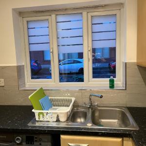Entire Captivating 2-Bed House in Manchester