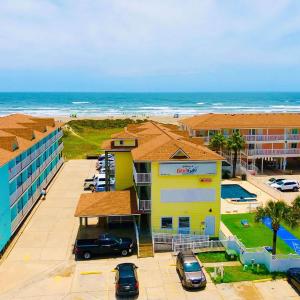 Beachgate CondoSuites and Oceanfront Resort