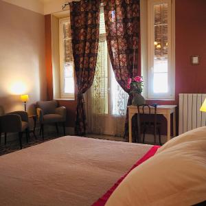 Maison Velvet