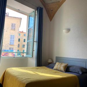 Lovely studio - heart of Menton, near the beach.