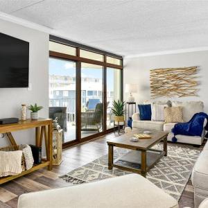 Ocean Front Sea Terrace 209 Heated Pool