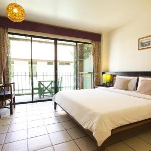 Khaolak Tony Lodge