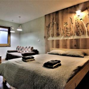OLD SQUARE HOUSE - HIŠA NA STAREM TRGU
