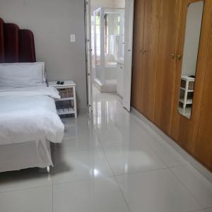 MJ's Guest House