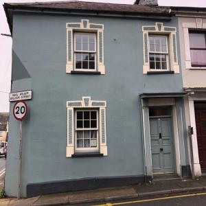 Number 19, Cardigan