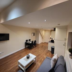 Great Apartment Next To Tooting Bec Tube Station!
