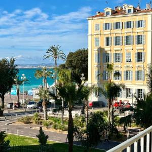 OPERA PROMENADE 4 Renovated 3 Bedrooms Balcony Sea View AC