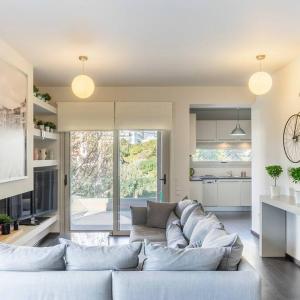 Luxurious apartment 9min walk to the Beach