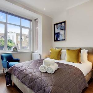 DG1 - Family-Friendly 2-Bed with Garden in Acton - by Short Stories London