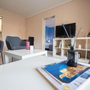Garden-view apartment, Marousi