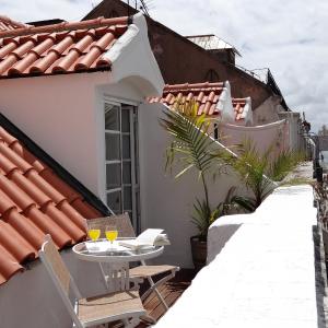 The Downtown Terrace - Fabulous Views, Sun Deck, Penthouse, 5th-floor no lift