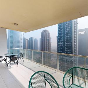 LV38 - Elegant 2BHK in Lake View Tower