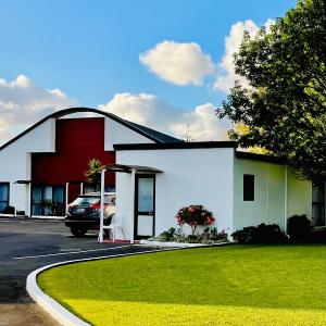Cascades Motor Lodge