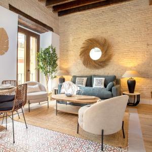 Genteel Home Santas Patronas