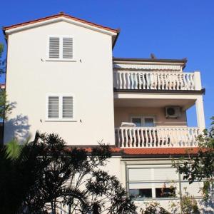 Apartment in Rogoznica with sea view, balcony, air conditioning, WiFi 5148-1