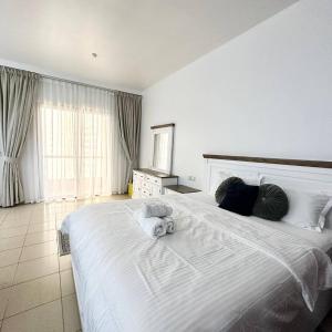 Beachfront Amazing Studio Apartment in Rimal JBR