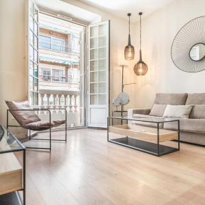 Chic apartment with parking in the heart of Malaga REMS