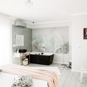 AM Piano & Bathtub Studio
