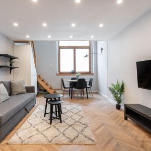 S11 - Stylish Prime,Location, by BQA