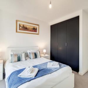 Deluxe One-Bed Apartment near London Excel