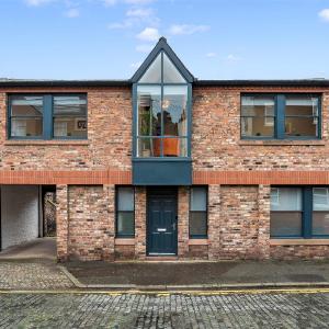 Host & Stay - The Coachouse at Pilgrim St