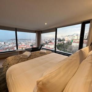 Louis Rooms