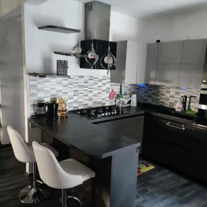 Nathan House,Teano