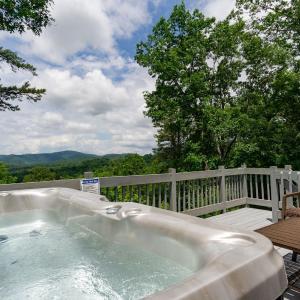 Angie's Mountain Overlook Hot Tub and Views!