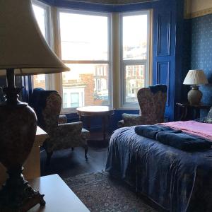 Rooms in City House nr Light Stadium