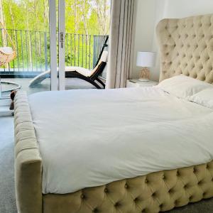 SEC HYDRO Executive Triplex Townhouse, Glasgow City Central, 3 Bedrooms/3 Bathrooms, 1 Living room/kitchen, 3 Floors, Master Bed's TERRACE, Main door, Garden, (Gym/Sauna/Steam/Indoor Swimming Pool Access), Parking - By CALA Homes
