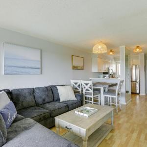 Walk to Beach Hilton Head Condo with Golf Views
