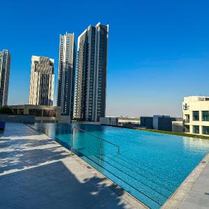 HiGuests - Luxury Living With Huge Terrace in Creek Harbour