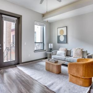 Domain 1br w gym pool wd nr restaurants ATX-184